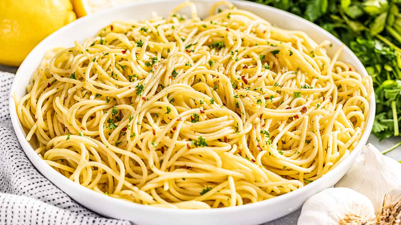 Beyond Basics: Versatile Garlic Olive Oil Pasta for Any Meal